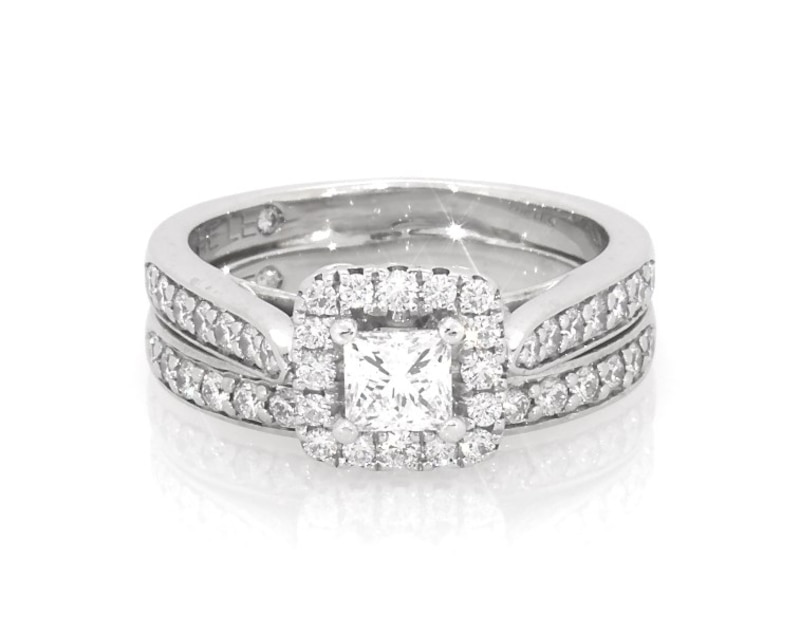 Main Image 1 of Previously Owned THE LEO Diamond Princess-Cut Halo Bridal Set 7/8 ct tw 14K White Gold Size 8.5