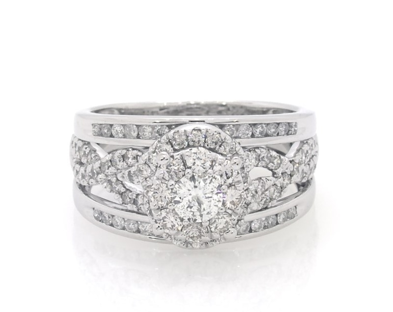 Main Image 1 of Previously Owned Round-Cut Diamond Halo Bridal Set 1-1/5 ct tw 14K White Gold Size 7.25