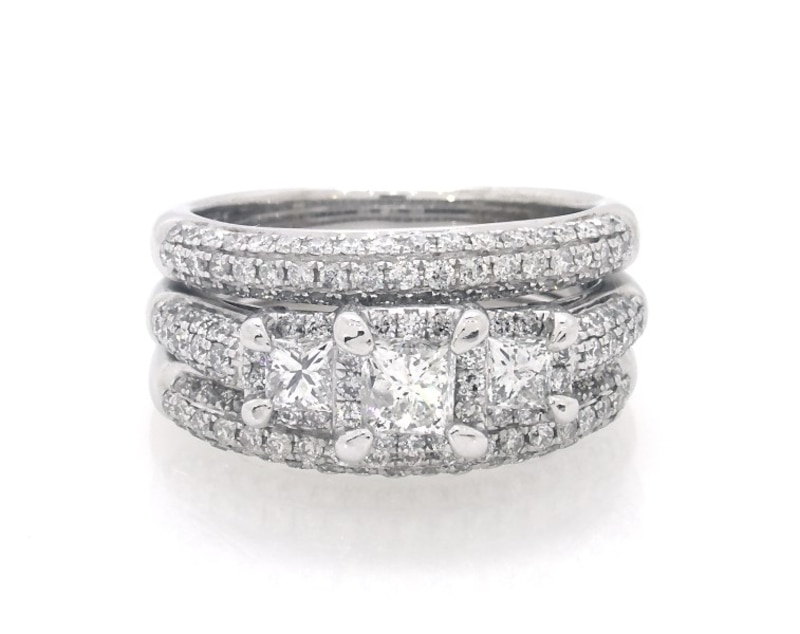 Main Image 1 of Previously Owned Princess-Cut Diamond Three-Stone Halo Bridal Set 1-3/4 ct tw 14K White Gold Size 6.5