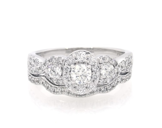Previously Owned Round-Cut Diamond Three-Stone Bridal Set 7/8 ct tw 14K White Gold Size 7