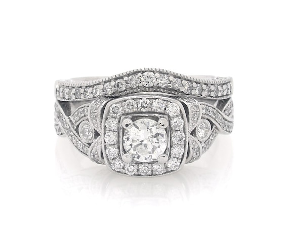 Previously Owned Round-Cut Diamond Halo Bridal Set 1-1/8 ct tw 10K White Gold Size 6.75