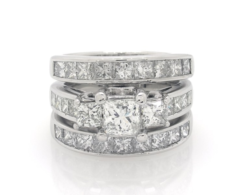Main Image 1 of Previously Owned Princess-Cut Diamond Three-Stone Bridal Set 3-7/8 ct tw 14K White Gold Size 5.75