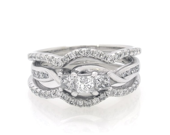 Previously Owned Princess-Cut Diamond Three-Stone Bridal Set 7/8 ct tw 10K White Gold Size 6.75