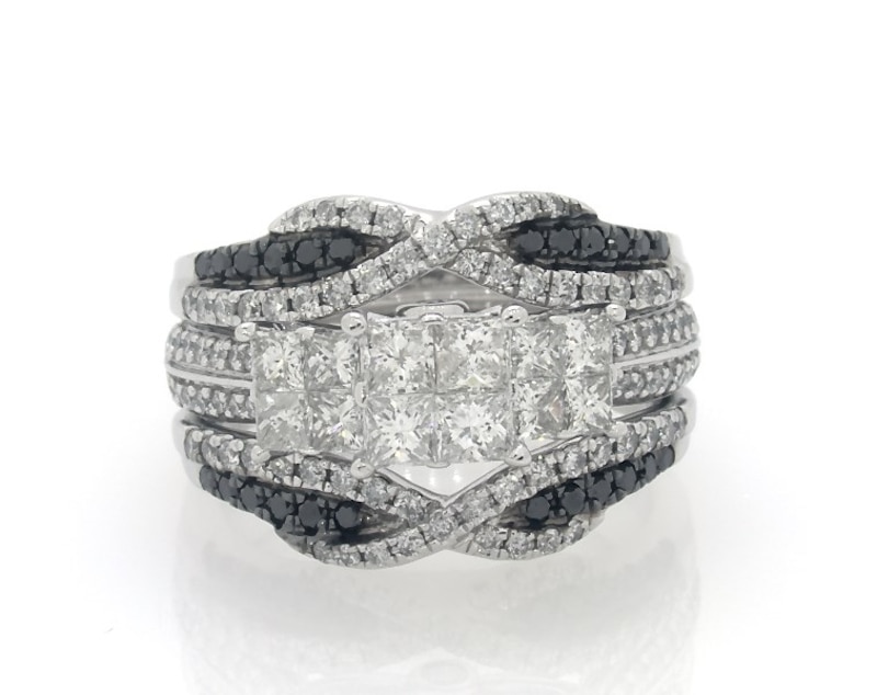 Main Image 1 of Previously Owned White & Black Multi-Diamond Bridal Set 1-3/8 ct tw 14K White Gold Size 5