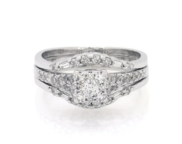 Previously Owned Multi-Diamond Square Bridal Set 7/8 ct tw 10K White Gold Size 8