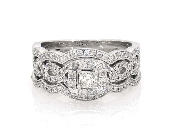 Previously Owned Neil Lane Princess-Cut Diamond Twist Shank Bridal Set 1 ct tw 14K White Gold 8