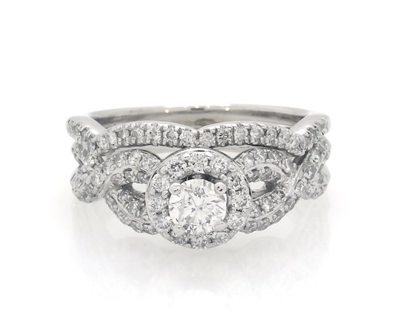 Previously Owned Round-Cut Diamond Halo Bridal Set 1 ct tw 14K White Gold Size 6.5