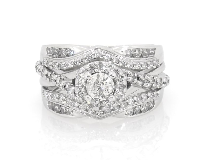Main Image 1 of Previously Owned Round-Cut Diamond Halo Bridal Set 3/4 ct tw 10K White Gold Size 3.25