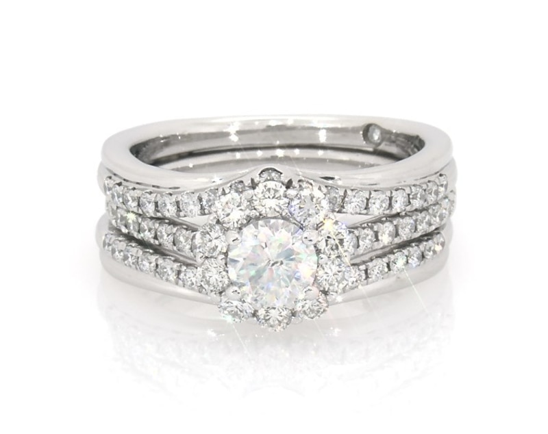 Main Image 1 of Previously Owned Round-Cut Diamond Halo Bridal Set 1-1/3 ct tw 14K White Gold Size 6.75