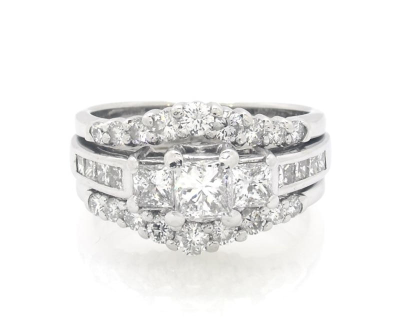 Main Image 1 of Previously Owned Princess-Cut Diamond Three-Stone Bridal Set 2-1/5 ct tw 14K White Gold Size 8.25