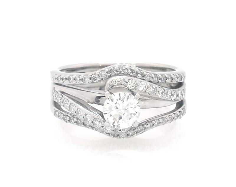 Main Image 1 of Previously Owned Round-Cut Diamond Bypass Bridal Set 7/8 ct tw 14K White Gold Size 6.5