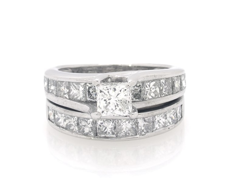 Main Image 1 of Previously Owned Princess-Cut Diamond Bridal Set 2-7/8 ct tw 14K White Gold Size 4.75