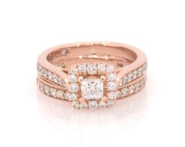 Previously Owned THE LEO Diamond Princess-Cut Halo Bridal Set 7/8 ct tw 14K Rose Gold Size 5.25