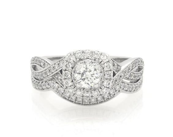 Previously Owned Neil Lane Round-Cut Diamond Halo Bridal Set 7/8 ct tw 14K White Gold Size 6.5
