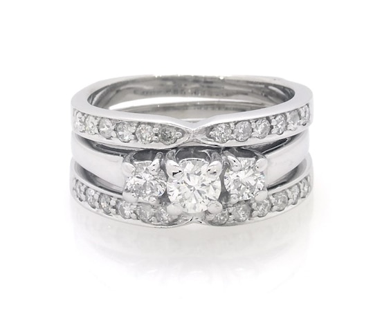 Previously Owned Round-Cut Diamond Three-Stone Bridal Set 3/4 ct tw 14K White Gold Size 5.25