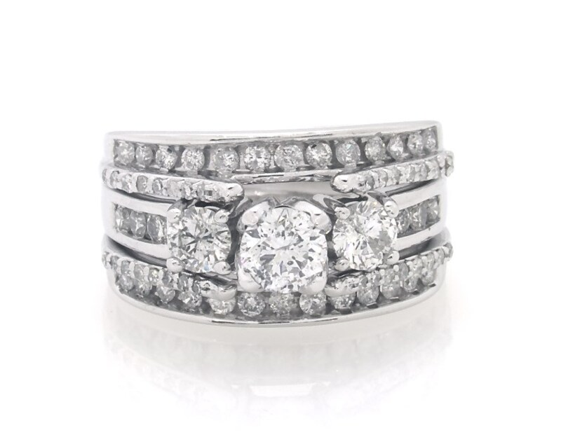 Main Image 1 of Previously Owned Round-Cut Diamond Three-Stone Bridal Set 1-3/8 ct tw 14K White Gold Size 6