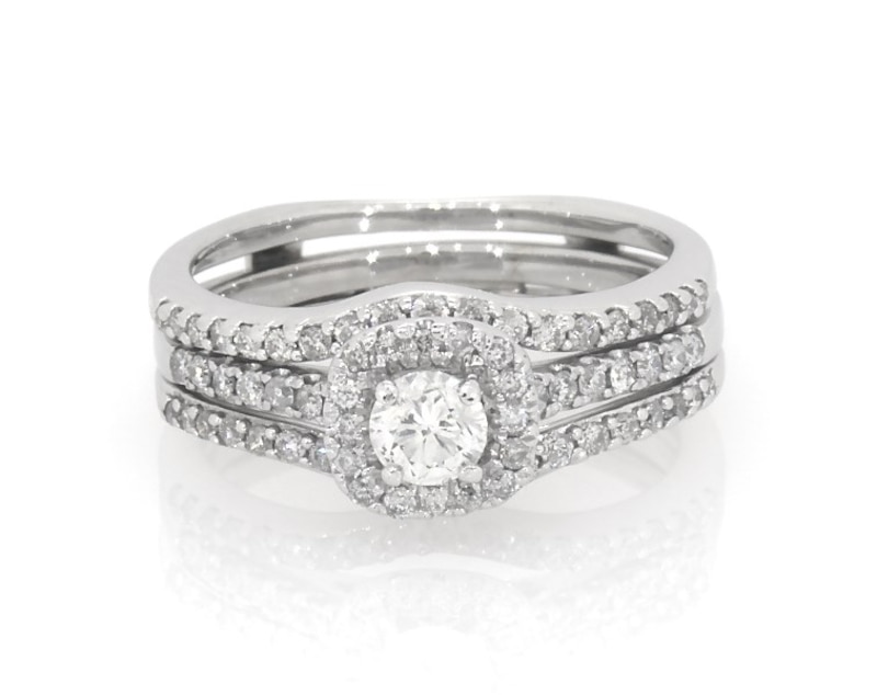 Main Image 1 of Previously Owned Round-Cut Diamond Halo Bridal Set 5/8 ct tw 10K White Gold Size 5.75