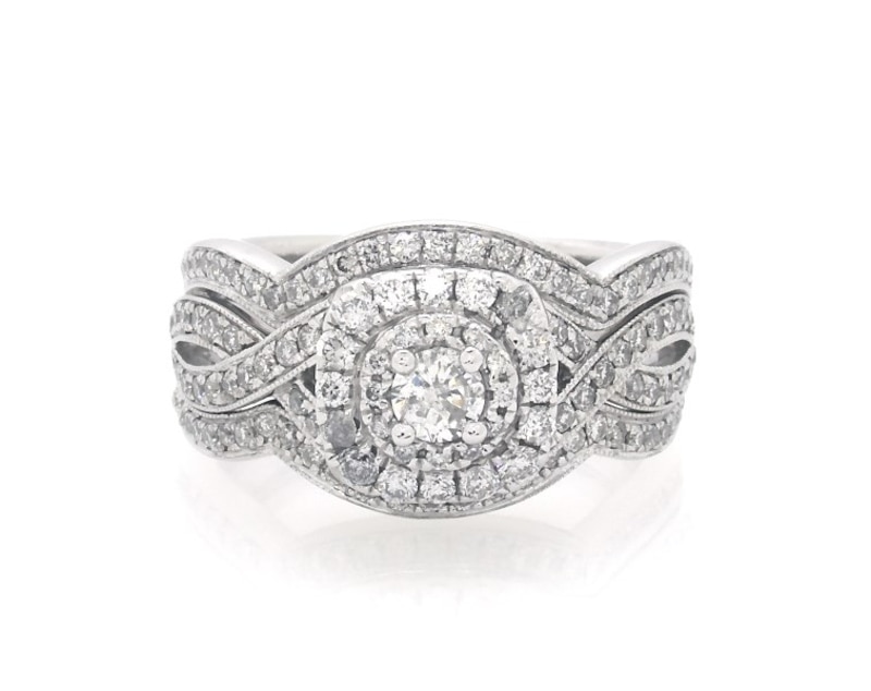 Main Image 1 of Previously Owned Neil Lane Round-Cut Diamond Double Halo Bridal Set 7/8 ct tw 14K White Gold Size 8