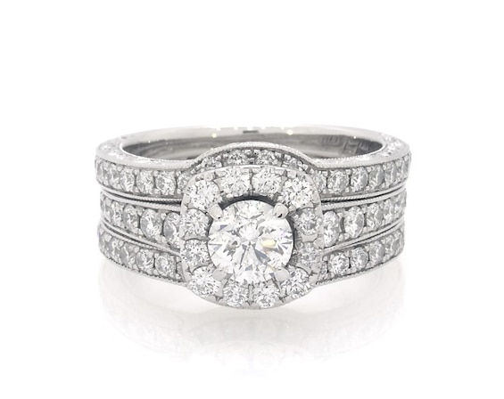 Previously Owned Neil Lane Round-Cut Diamond Halo Bridal Set 1-3/4 ct tw 14K White Gold Size 5.75