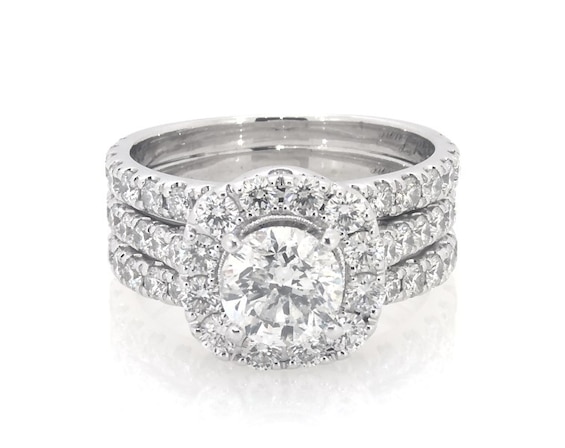 Previously Owned Neil Lane Round-Cut Diamond Halo Bridal Set 4 ct tw 14K White Gold Size 8