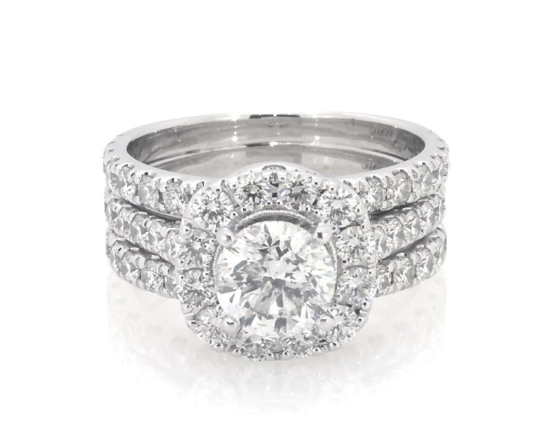 Main Image 1 of Previously Owned Neil Lane Round-Cut Diamond Halo Bridal Set 4 ct tw 14K White Gold Size 8