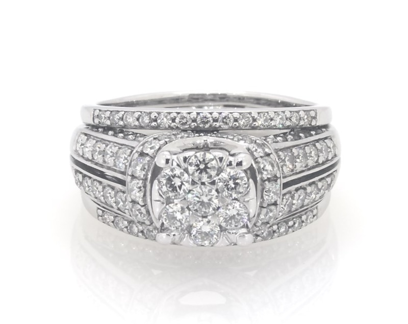 Main Image 1 of Previously Owned Multi-Diamond Floral Bridal Set 1-5/8 ct tw 14K White Gold Size 9