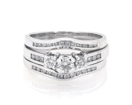 Previously Owned Round-Cut Diamond Three-Stone Bridal Set 5/8 ct tw 14K White Gold Size 6.75