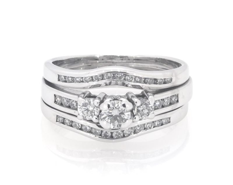 Main Image 1 of Previously Owned Round-Cut Diamond Three-Stone Bridal Set 5/8 ct tw 14K White Gold Size 6.75