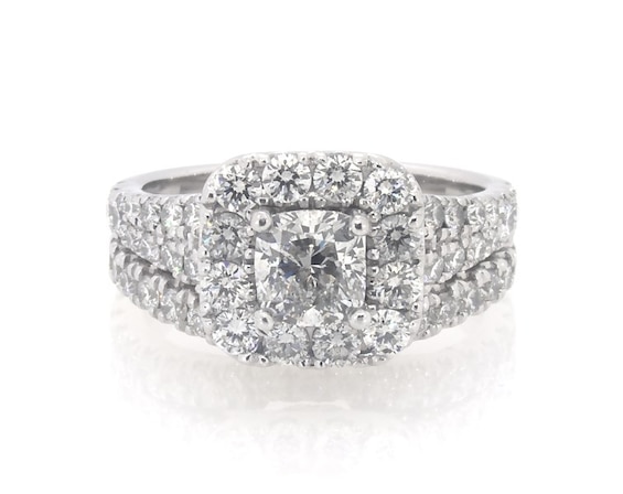 Previously Owned Neil Lane Cushion-Cut Diamond Halo Bridal Set 2-1/2 ct tw 14K White Gold Size 5.75