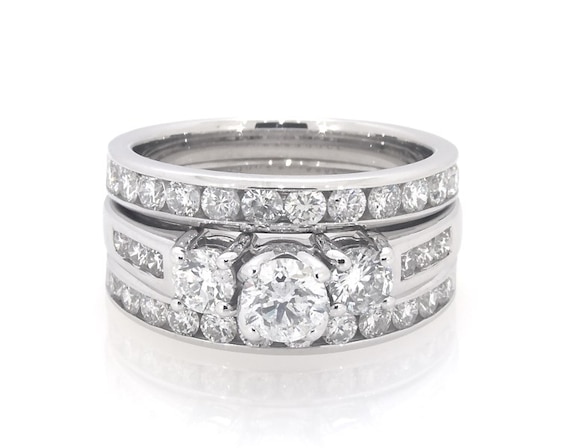 Previously Owned Round-Cut Diamond Three-Stone Bridal Set 1-7/8 ct tw 10K White Gold Size 6.5