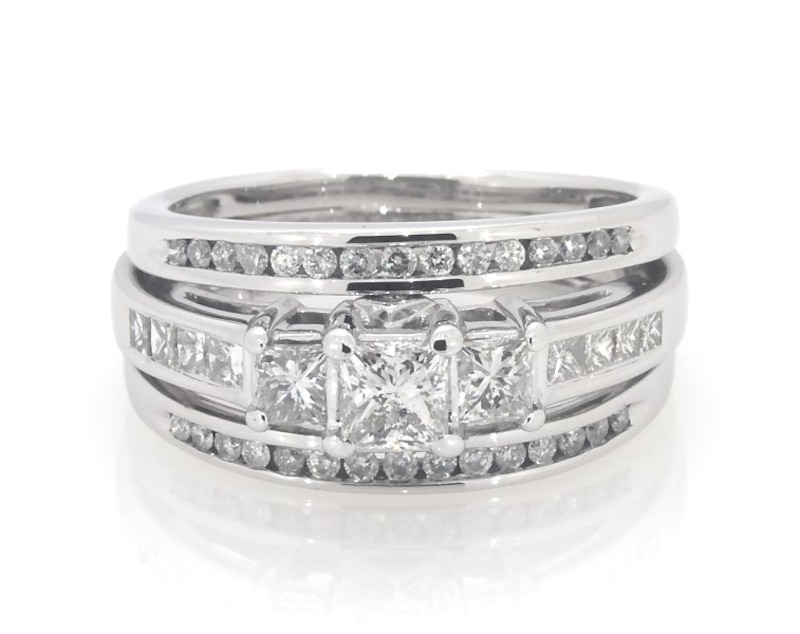 Main Image 1 of Previously Owned Princess-Cut Diamond Three-Stone Bridal Set 1-1/5 ct tw 14K White Gold Size 7.25
