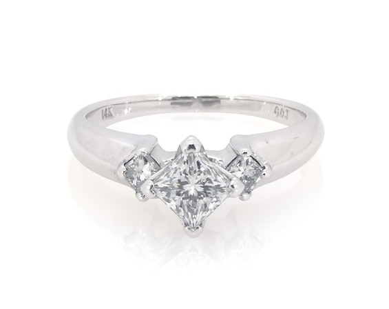 Previously Owned Tilted Princess-Cut Diamond Three-Stone Engagement Ring 7/8 ct tw 14K White Gold Size 6.25