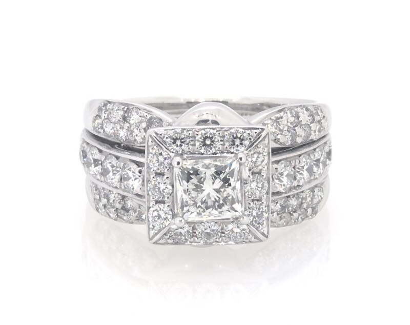 Main Image 1 of Previously Owned Princess-Cut Diamond Halo Bridal Set 1-3/4 ct tw 14K White Gold Size 5.25