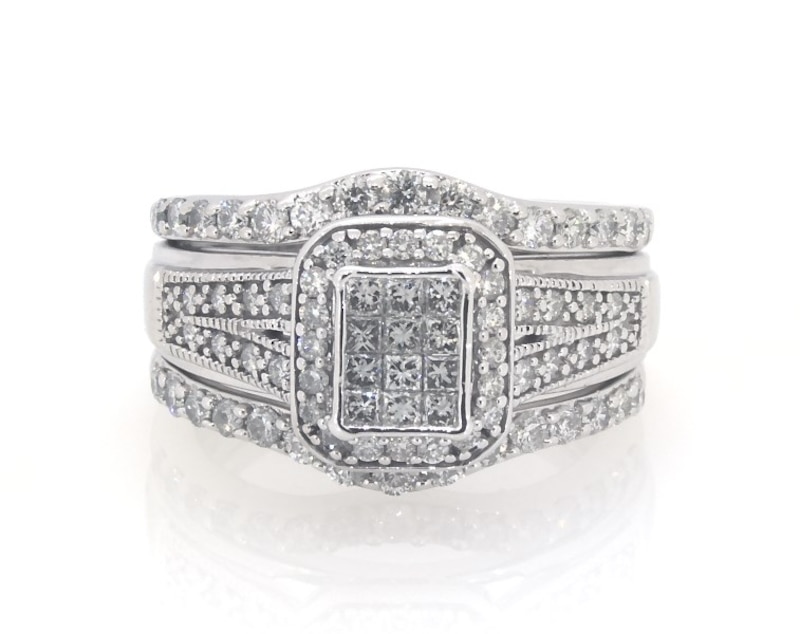 Main Image 1 of Previously Owned Princess-Cut Multi-Diamond Halo Bridal Set 7/8 ct tw 10K White Gold Size 4.75