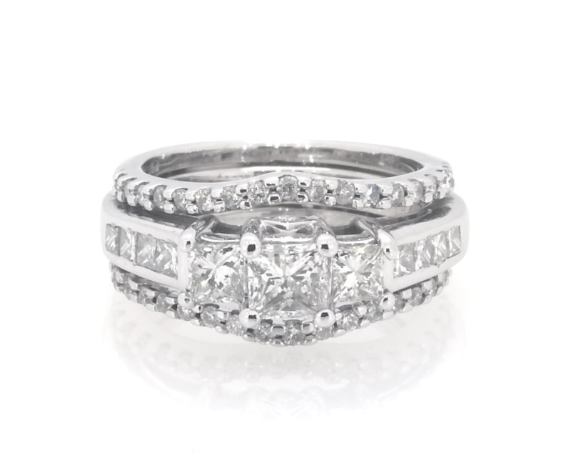 Main Image 1 of Previously Owned Princess-Cut Diamond Three-Stone Bridal Set 1-1/5 ct tw 14K White Gold Size 3.5