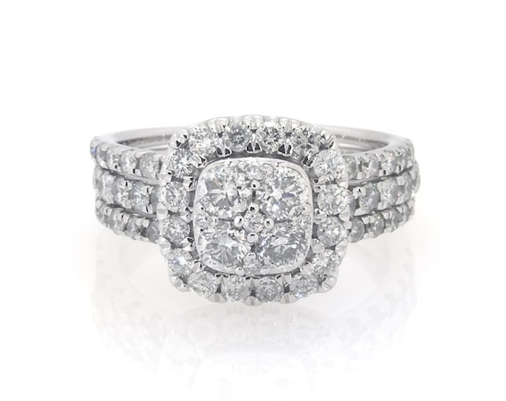 Previously Owned Multi-Diamond Center Cushion Halo Bridal Set 2 ct tw 14K White Gold Size 7.5