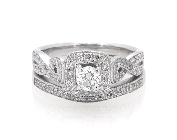 Previously Owned Round-Cut Diamond Halo Bridal Set 5/8 ct tw 14K White Gold Size 6