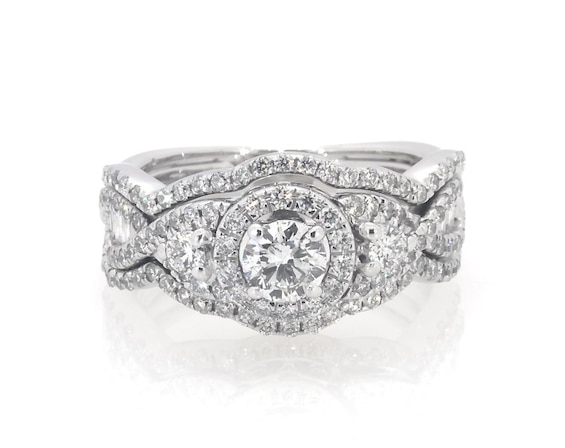 Previously Owned Round-Cut Diamond Halo Bridal Set 1-1/6 ct tw 14K White Gold 5.75