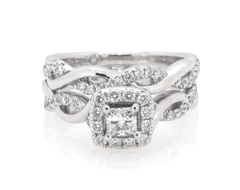 Main Image 1 of Previously Owned Diamond Princess-Cut Halo Bridal Set 7/8 ct tw 14K White Gold Size 7