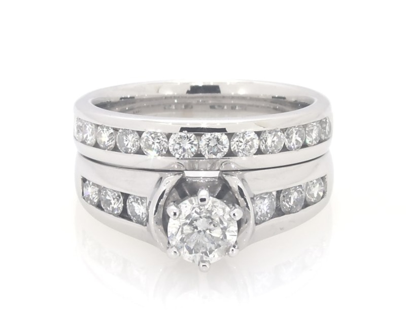 Main Image 1 of Previously Owned Round-Cut Diamond Bridal Set 1-1/2 ct tw 14K White Gold Size 5.75