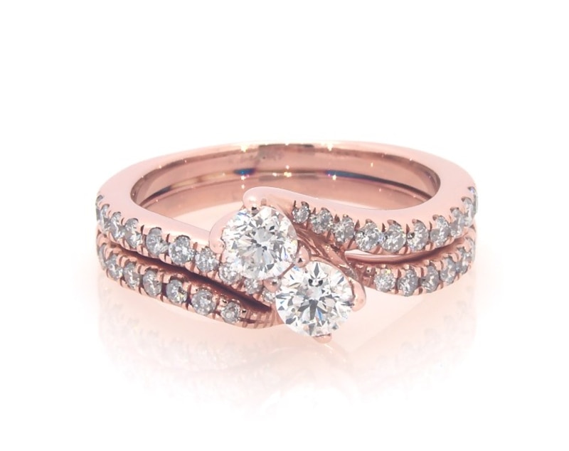 Main Image 1 of Previously Owned Ever Us Round-Cut Diamond Two-Stone Bridal Set 7/8 ct tw 14K Rose Gold Size 5.25