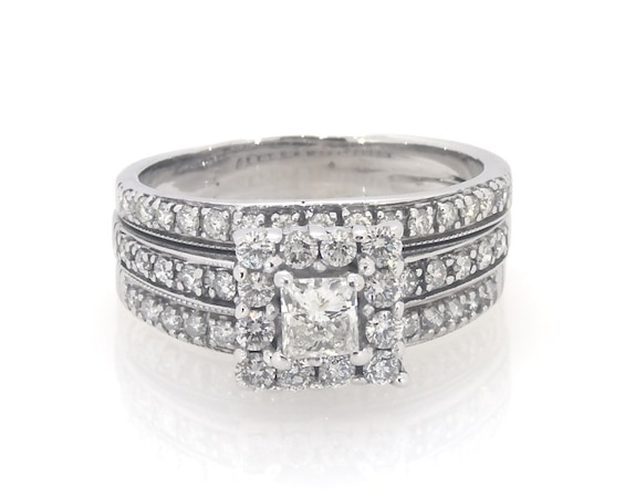 Previously Owned Princess-Cut Diamond Halo Bridal Set 7/8 ct tw 14K White Gold Size