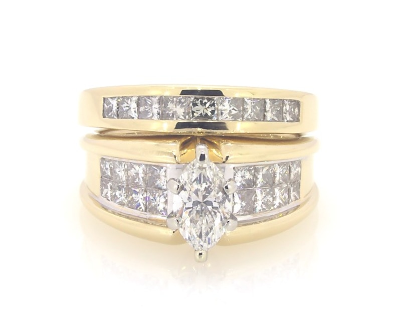 Main Image 1 of Previously Owned Marquise-Cut Diamond Bridal Set 1-7/8 ct tw 14K Yellow Gold Size 6.5
