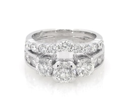 Previously Owned Round-Cut Diamond Three-Stone Bridal Set 2-3/8 ct tw 14K White Gold Size 4.75