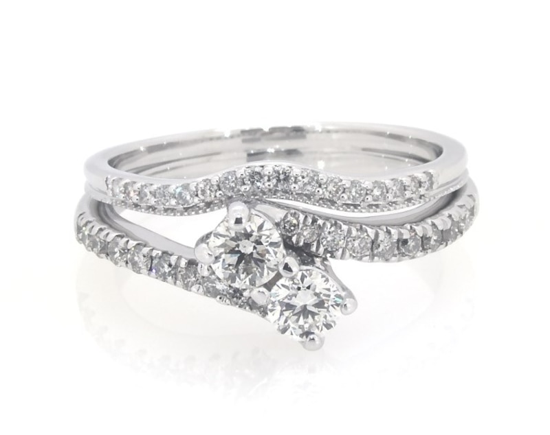 Main Image 1 of Previously Owned Ever Us Round-Cut Diamond Two-Stone Bridal Set 3/4 ct tw 10K White Gold Size 7.5