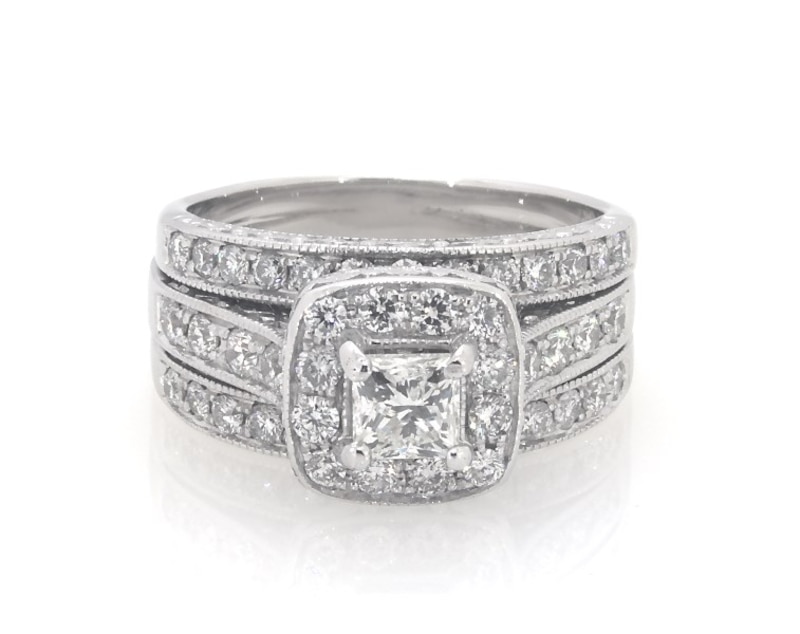 Main Image 1 of Previously Owned Princess-Cut Diamond Halo Bridal Set 1-3/8 ct tw 14K White Gold Size 6.75