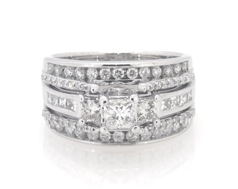 Main Image 1 of Previously Owned Princess-Cut Diamond Three-Stone Bridal Set 1-1/2 ct tw 14K White Gold Size 6.5