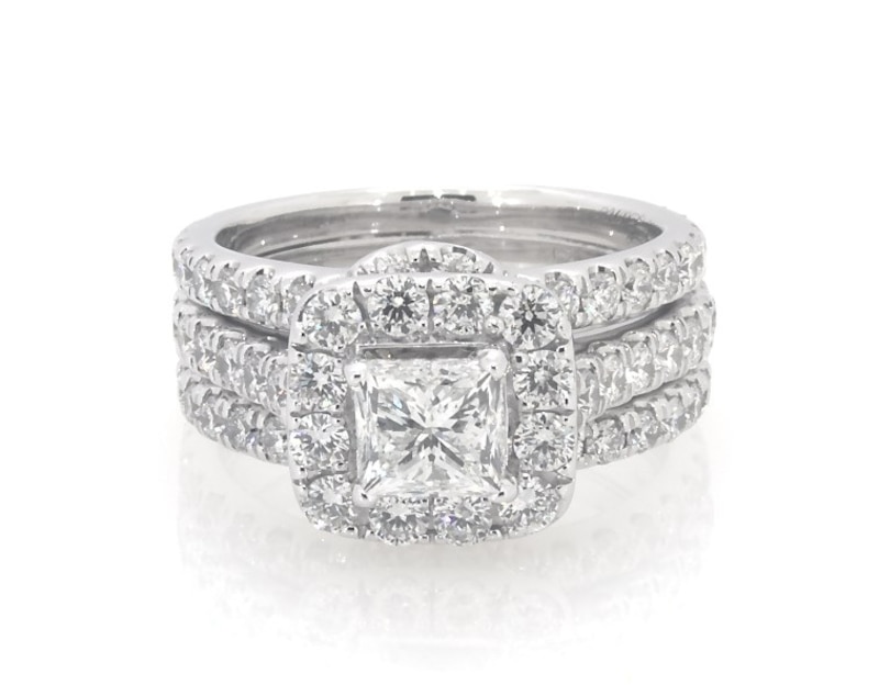 Main Image 1 of Previously Owned Neil Lane Princess-Cut Diamond Halo Bridal Set 2-7/8 ct tw 14K White Gold Size 5.75