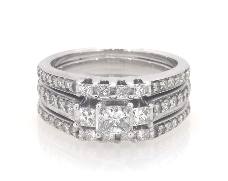 Main Image 1 of Previously Owned Princess-Cut Diamond Three-Stone Bridal Set 1-1/6 ct tw 14K White Gold Size 7.25