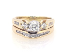 Previously Owned Round-Cut Diamond Three-Stone Bridal Set 7/8 ct tw 14K Yellow Gold Size 7.5